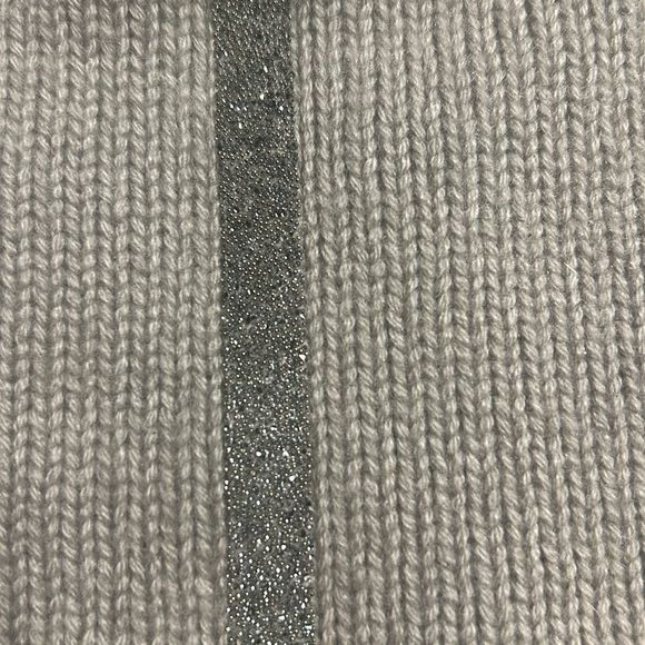 Cashmere beanie with crystal embellishment - Picture 3 of 3